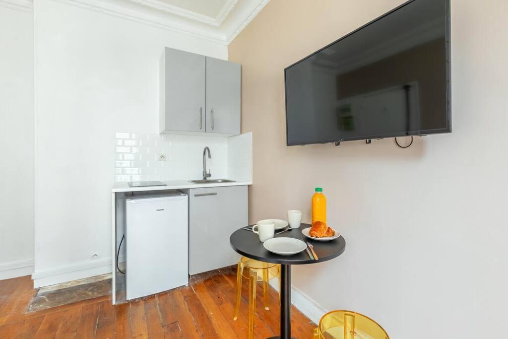 Joli 2 Pieces Dans Un Agreable Quartier De Apartment Paris
