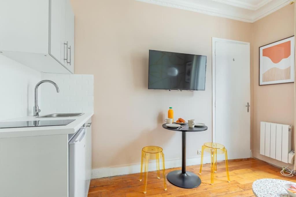 Apartment Joli 2 Pieces Dans Un Agreable Quartier De