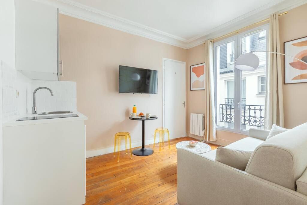 Joli 2 Pieces Dans Un Agreable Quartier De *
