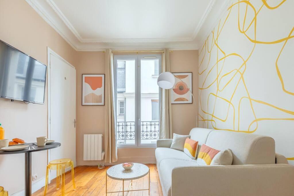 Joli 2 Pieces Dans Un Agreable Quartier De * Paris